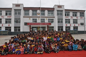 2010年8月舟曲籌建“希望小學" 2010年8月舟曲籌建“希望小學"